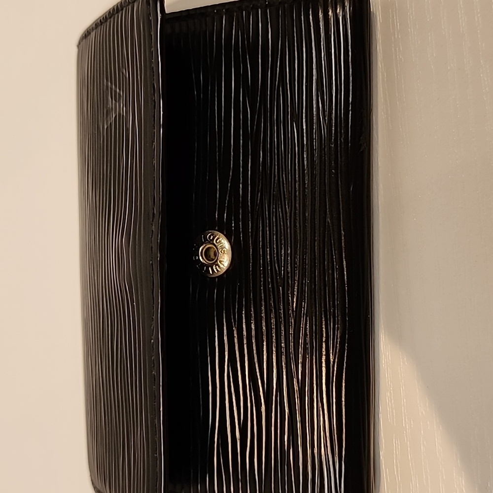 Vintage Louis Vuitton Black Epi Key Holder - Picture 10 of 12